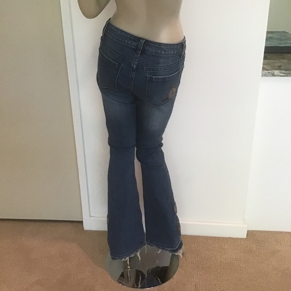 Idyllwind Miranda Lambert Floral Embroidered Flare Jeans Blue Button Fly 2/34 - Picture 4 of 8